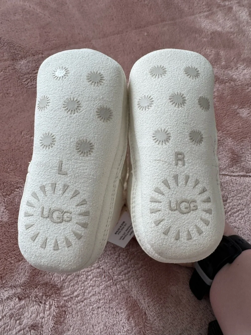 NIB Ugg Baby Unisex Skylar Sweater Knit Booties, Cream, Size 6-12 Months